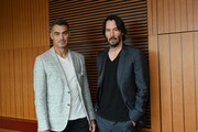 左からチャド・スタエルスキ、キアヌ・リーヴス。