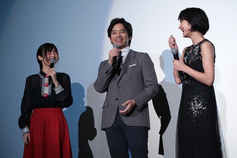 左から藤原さくら、三浦貴大、門脇麦。