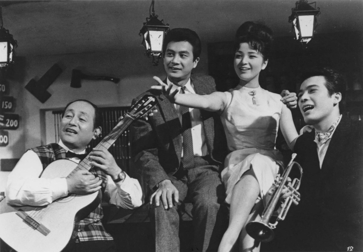 「踊りたい夜」 (c)1961 松竹株式会社