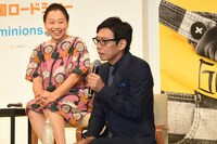 生瀬勝久（手前）と、いとうあさこ。