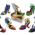 ハーレイ・クインがパンプスに!?DC女性キャラがモチーフの靴型フィギュア登場