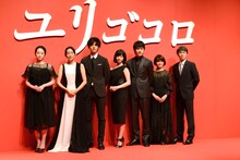 「ユリゴコロ」キックオフ会見にて、左から清野菜名、木村多江、松坂桃李、吉高由里子、松山ケンイチ、佐津川愛美、熊澤尚人。