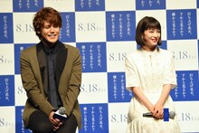 左から宮野真守、広瀬すず。