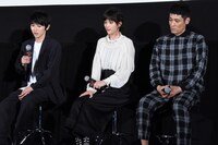 左から本郷奏多、本田翼、佐藤隆太。