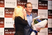 (左から)椿鬼奴、カイル・マクラクラン。