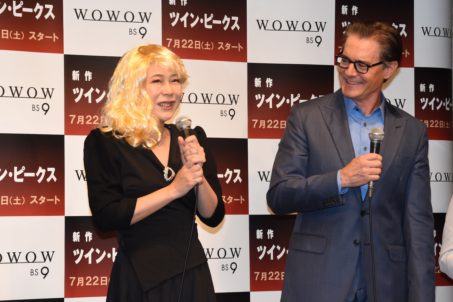 左から椿鬼奴、カイル・マクラクラン。