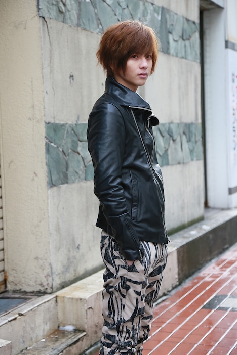 「探偵はBARにいる3」に波留役で出演する志尊淳。