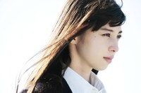 「覆面系ノイズ」より、中条あやみ演じるニノ。