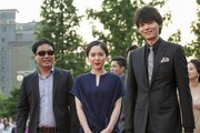 第21回富川国際ファンタスティック映画祭に参加したクァク・ジェヨン（左）、藤井武美（中央）、古川雄輝（右）。