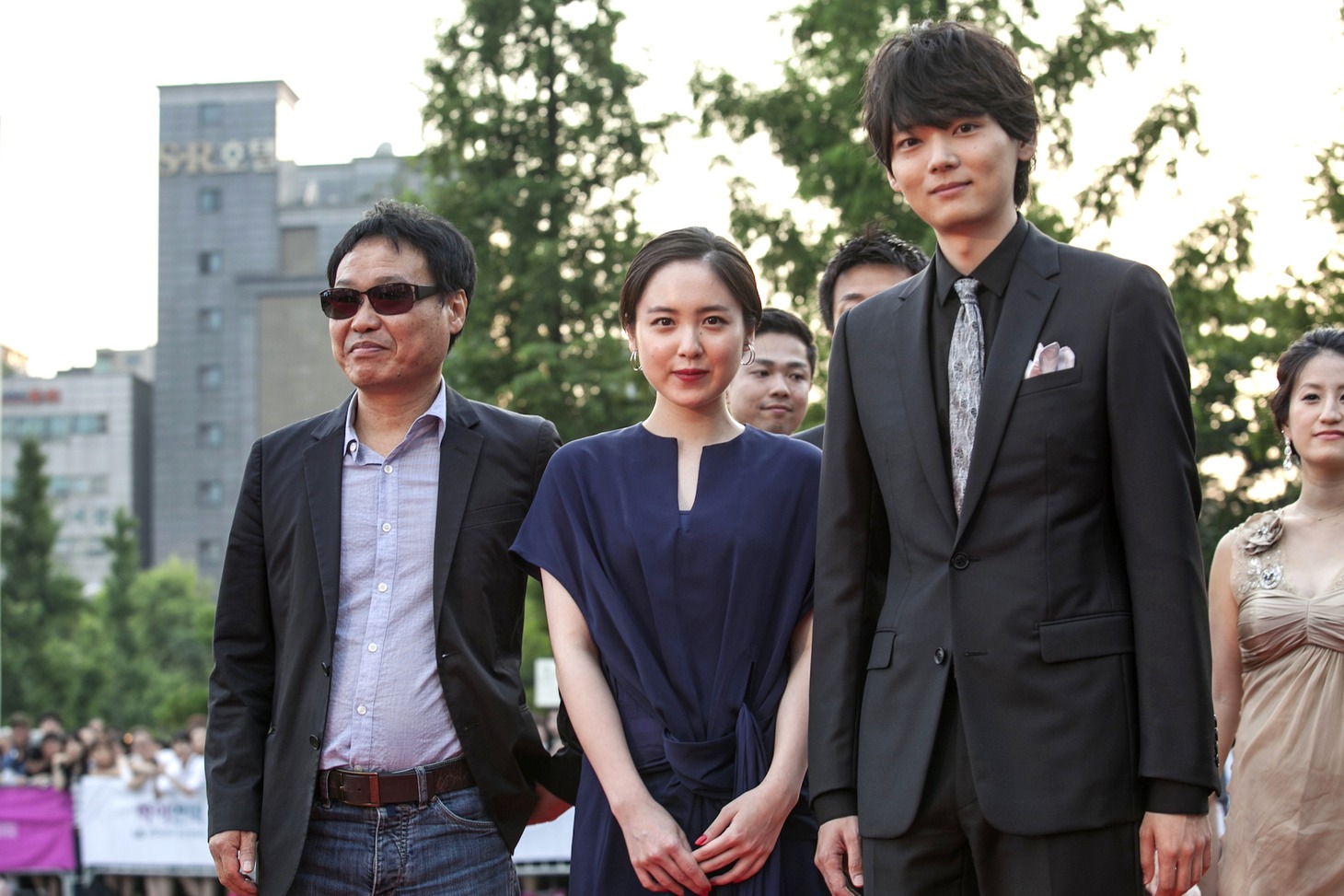第21回富川国際ファンタスティック映画祭に参加したクァク・ジェヨン（左）、藤井武美（中央）、古川雄輝（右）。
