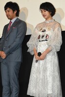 左から三浦貴大、門脇麦。