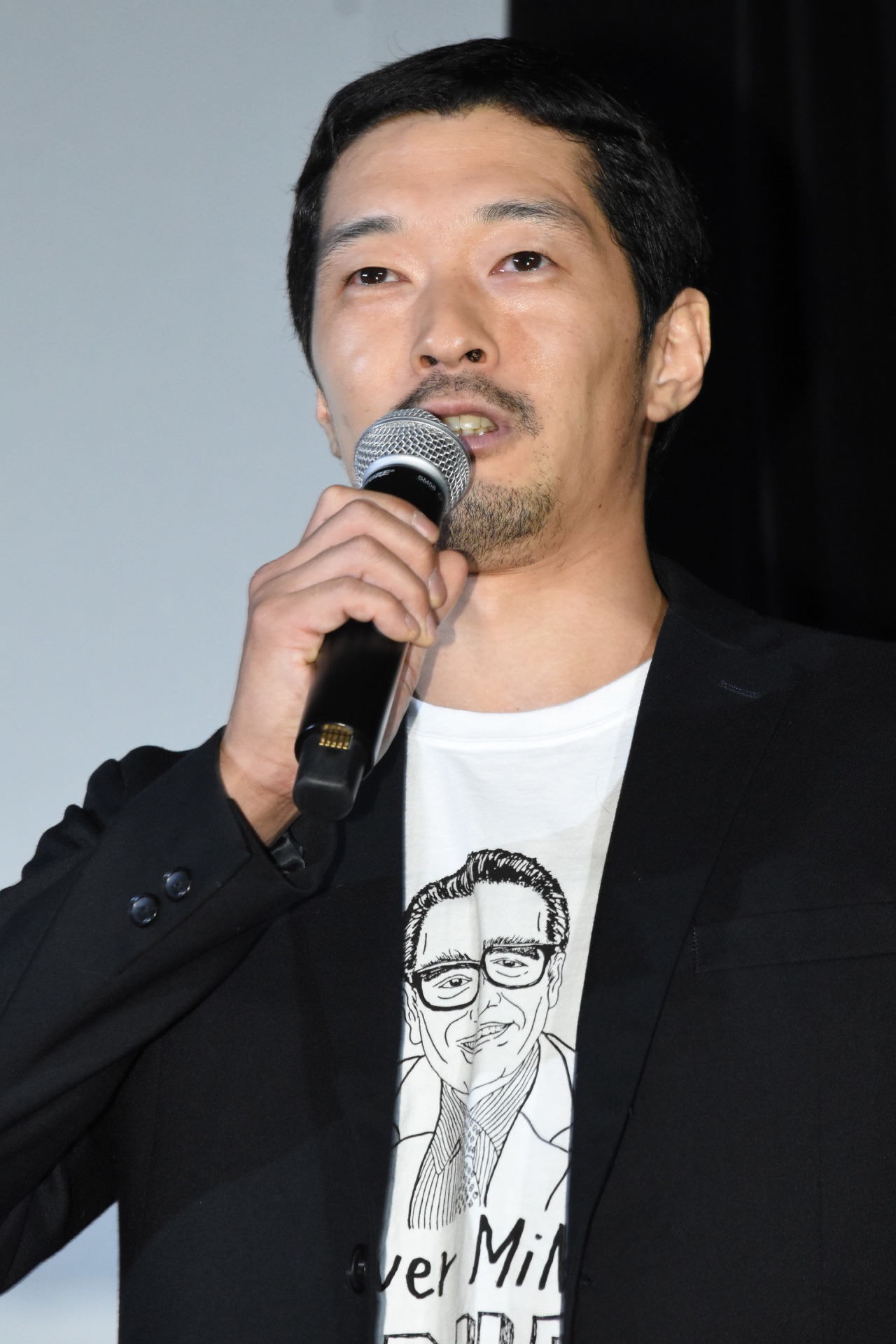 綾部真弥