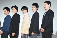 「人狼ゲーム マッドランド」初日舞台挨拶の様子。