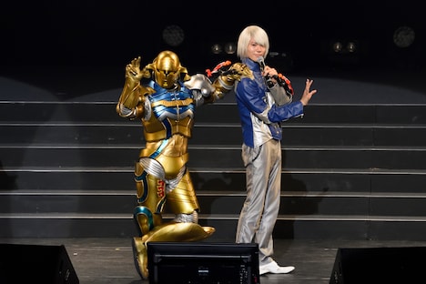 左からバランス、ナーガ・レイ役の山崎大輝。