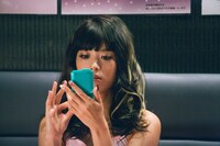 根本宗子脚本、山岸聖太監督「彼女が風俗嬢になった男」より。馬場ふみか。