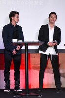 左から白石隼也、窪田正孝。
