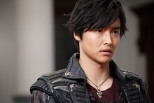 栗山航演じる道外流牙。