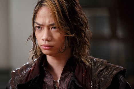 池田純矢演じる蛇崩猛竜。