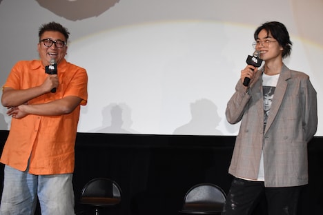 左から福田雄一、菅田将暉。