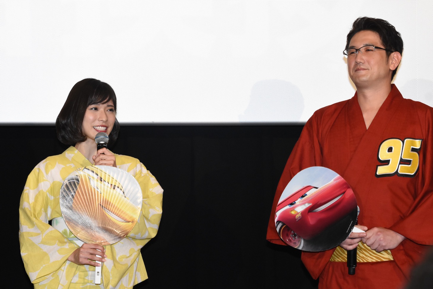 左から松岡茉優、土田大。