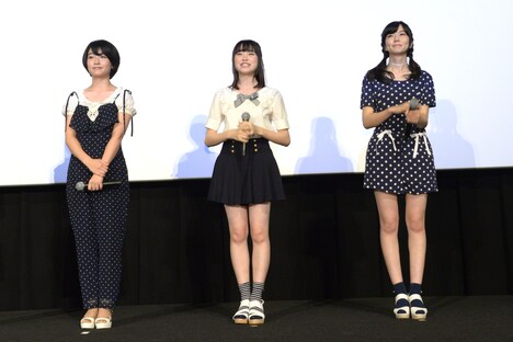 左から田中有紀、岩淵桃音、飯野美紗子。