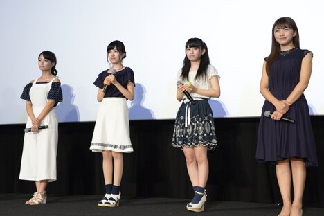 左から神戸光歩、鈴木陽斗実、片平美那、三森すずこ。