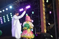 左から瀬戸利樹、松田るか。