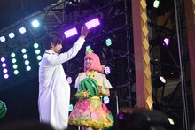 左から瀬戸利樹、松田るか。