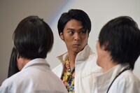 自分を除いた「お医者さん3人」という表現を聞いて、キョトンとする小野塚勇人。