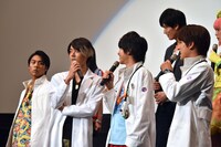 前列に出てきた小野塚勇人（左端）。