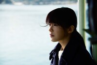 「望郷」より貫地谷しほり。