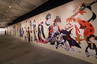 展覧会「西尾維新大辞展」東京会場の様子。