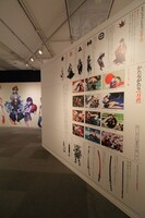 展覧会「西尾維新大辞展」東京会場の様子。