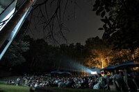 「星空の映画祭」過去のイベントの様子。