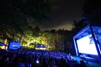 「星空の映画祭」過去のイベントの様子。