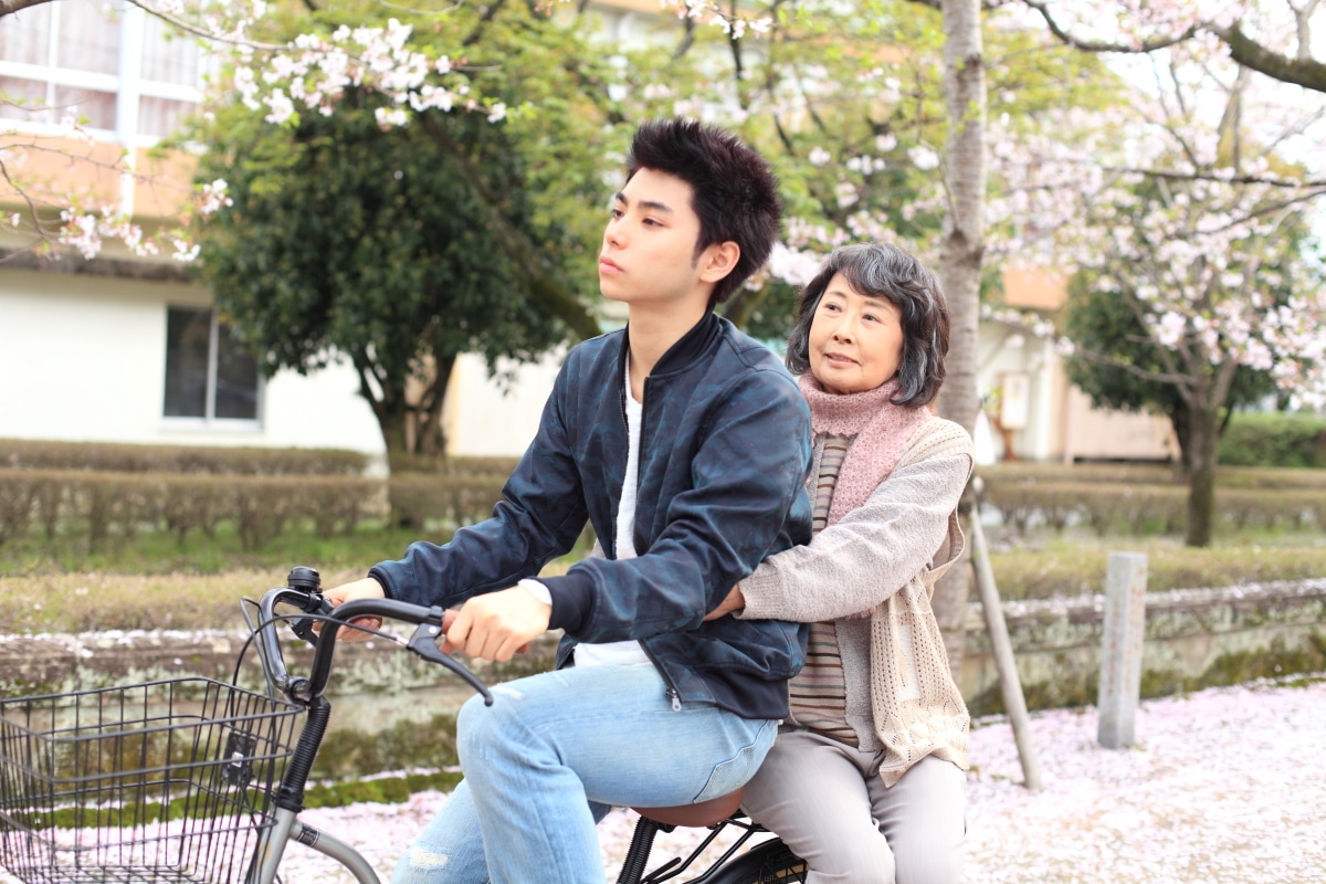 「春なれや」