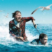 死体ジェットスキーの動力源はオナラ!「スイス・アーミー・マン」冒頭映像