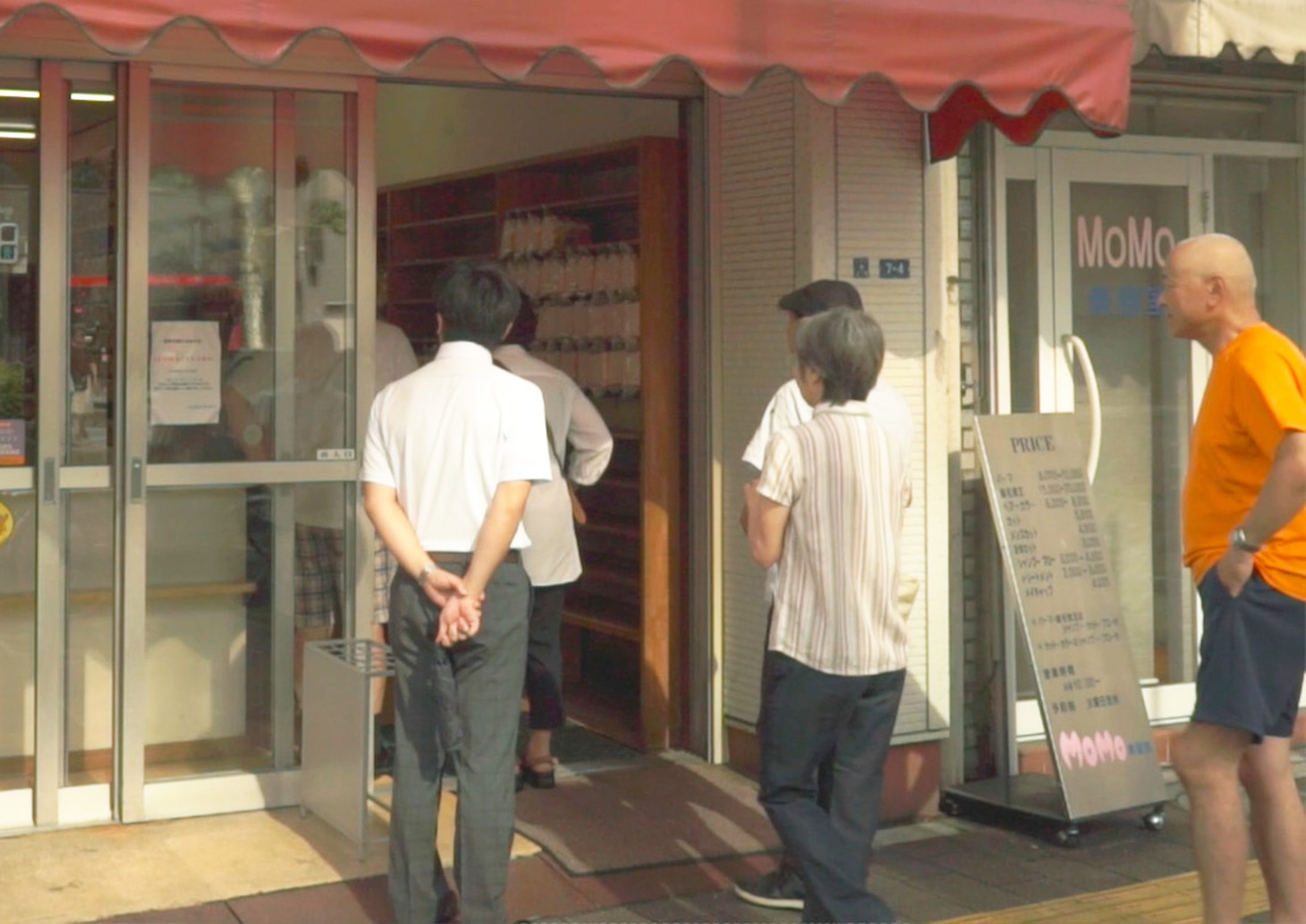 「74歳のペリカンはパンを売る。」