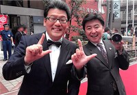 「男おばさん!!」に出演するフジテレビアナウンサーの軽部真一（左）、笠井信輔（右）。