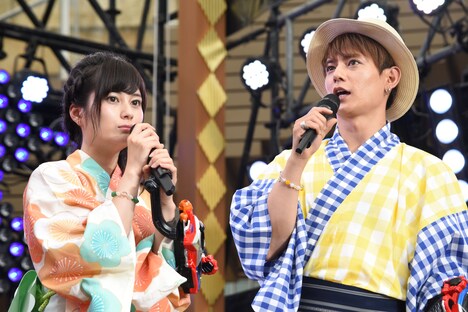 左から大久保桜子、榊原徹士。