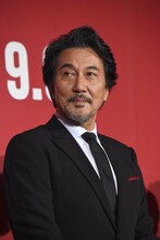 「ましゃー！」「すずー！」という歓声に包まれながら、寂しい気持ちで登壇したという役所広司。