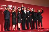 「三度目の殺人」舞台挨拶の様子。