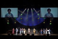 「宇宙戦隊キュウレンジャー スペシャルイベント」にて、小野友樹のビデオメッセージが上映される様子。