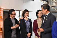 左から田口トモロヲ、広末涼子、黒木瞳、舘ひろし。