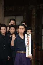 「ジョジョの奇妙な冒険 ダイヤモンドは砕けない 第一章」の大ヒット祈願イベントに参加した山崎賢人。