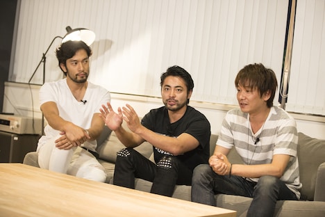 左から阿部進之介、山田孝之、伊藤主税。