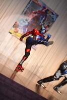 スマッシュと戦う仮面ライダービルド。