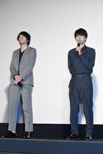 左から山田裕貴、吉沢亮。