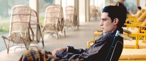 「愛を綴る女」