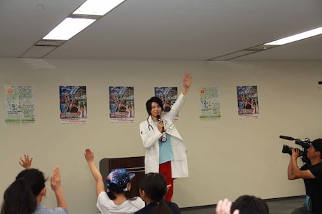 「仮面ライダーエグゼイドが、厚生労働省へやってきた!!」イベントに登壇した飯島寛騎。